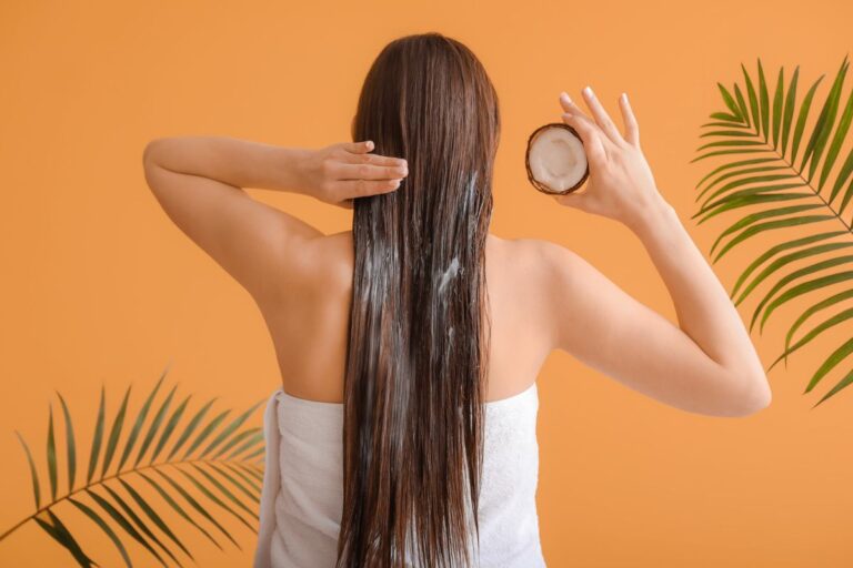 Quanto tempo deixar o óleo no cabelo? Veja como (e quando) fazer umectação 2 como fazer umectação no cabelo.