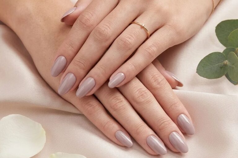 4 esmaltes da Risqué que deixam as mãos mais elegantes 2 Esmaltes risqué.