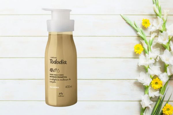 5 hidratantes da Natura que deixam a pele perfumada por horas 6 Creme Desodorante Nutritivo Tododia Macadâmia.