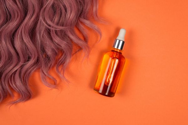 Cabelos sem brilho? 3 óleos vegetais ideais e quando usar cada um 2 óleo do cabelo sem brilho.