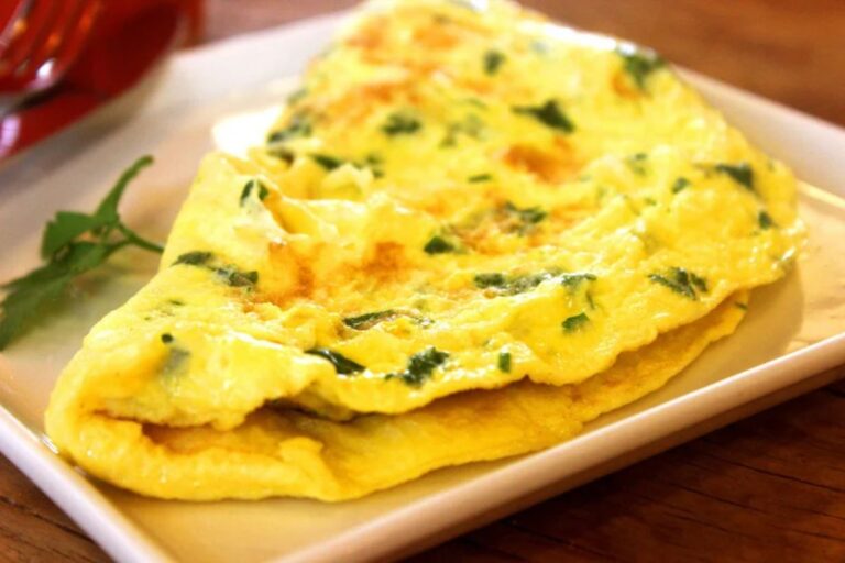 omelete com queijo minas.