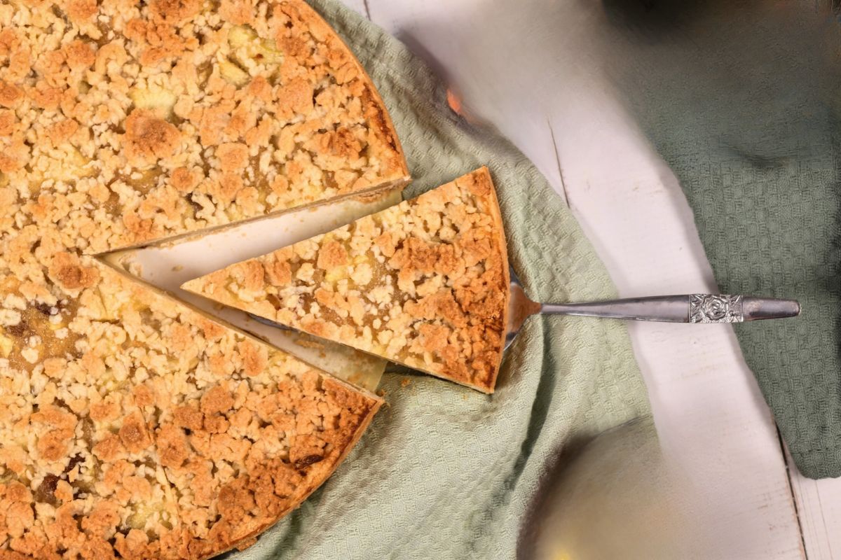 Torta de banana com farofa: fácil de fazer e perfeita para o café da manhã 1 Torta de banana com farofa.