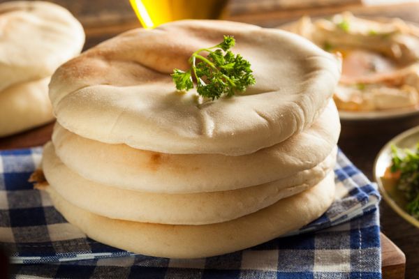 Pão sírio caseiro de frigideira: fácil, macio e com poucos ingredientes 2 pão sírio caseiro.