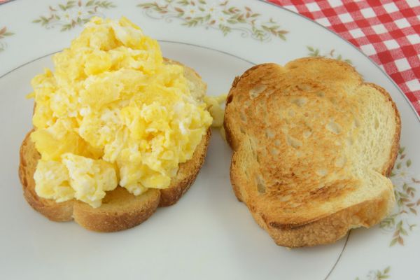 patê cremoso de ovo com requeijão.