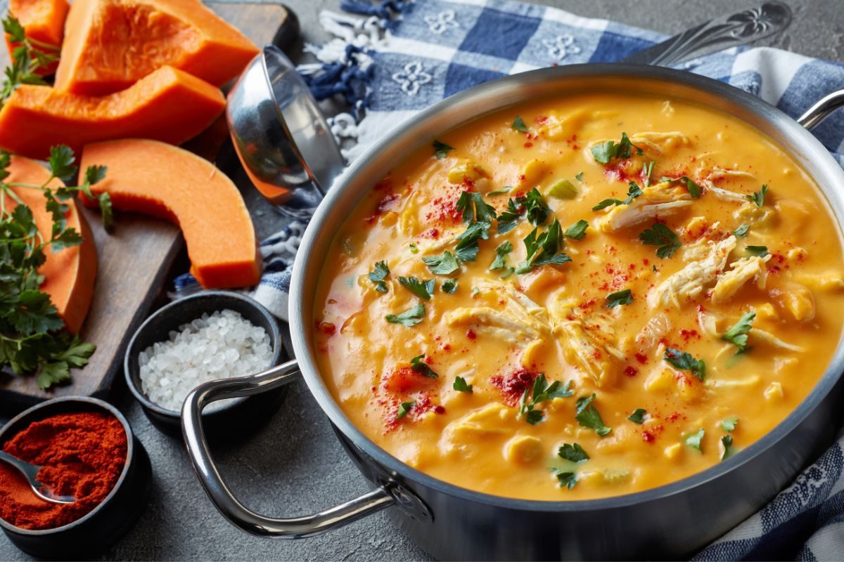 caldo de abóbora com frango.