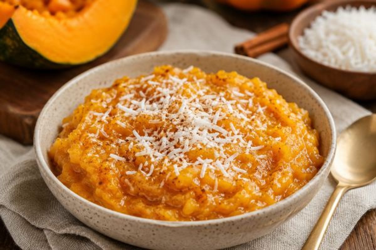 Doce de abóbora com coco.