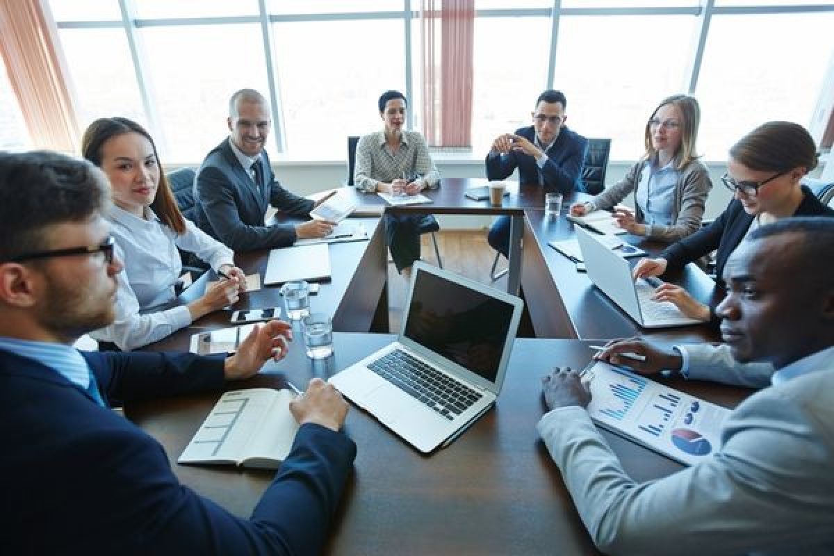 silêncio na reunião de trabalho.