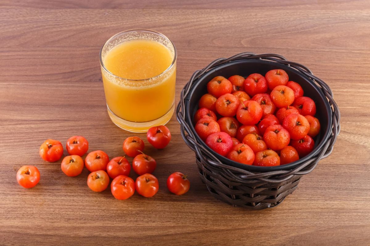 suco de acerola com laranja.