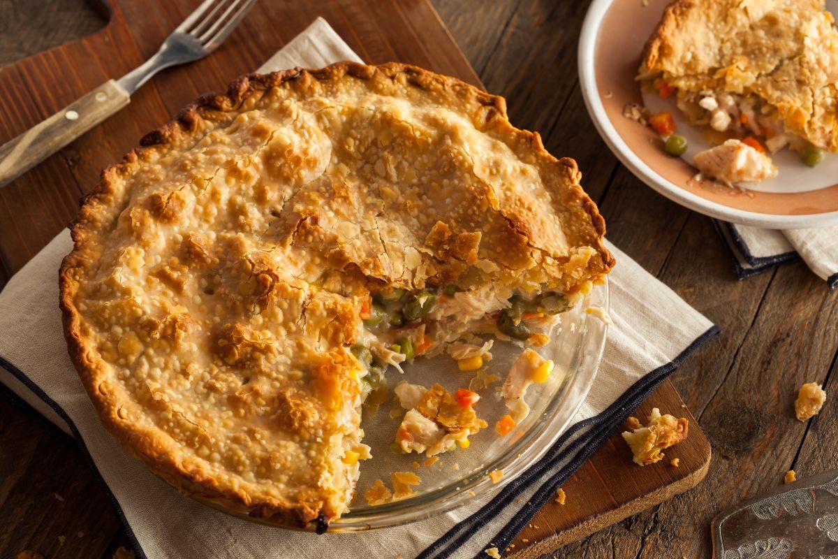 Torta de frango cremosa.